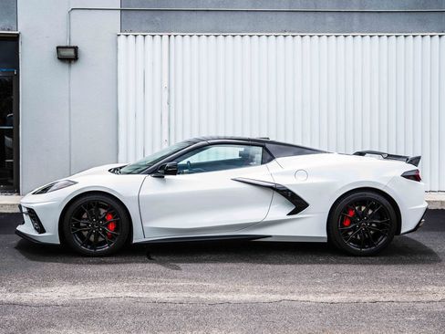 Used 2023 Chevrolet Corvette Stingray Premium Conv w/ Z51 Performance Package RWD image 5