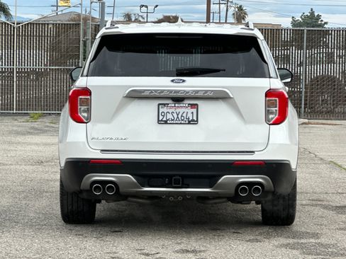 Certified 2022 Ford Explorer Platinum w/ Equipment Group 601A image 5