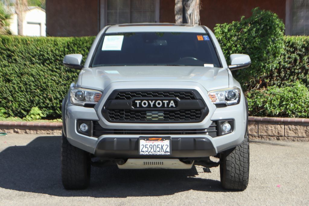 Used 2018 Toyota Tacoma TRD Off-Road AWD/4WD image 3