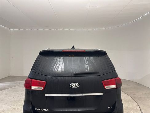 Used 2016 Kia Sedona EX image 25