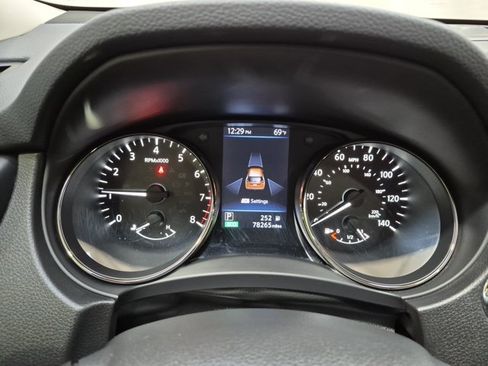 Used 2020 Nissan Rogue SV w/ Sun & Sound Touring Package AWD/4WD image 18