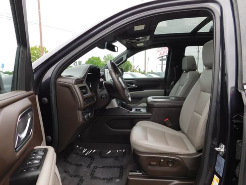 Used 2022 Chevrolet Tahoe LT w/ LT Signature Plus Package AWD/4WD image 18