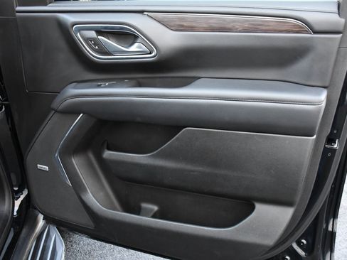 Used 2022 Chevrolet Tahoe LT w/ Luxury Package image 18