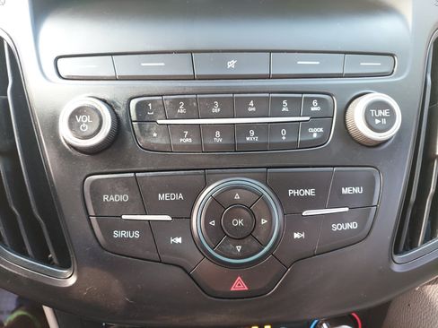 Used 2018 Ford Focus SE FWD image 16
