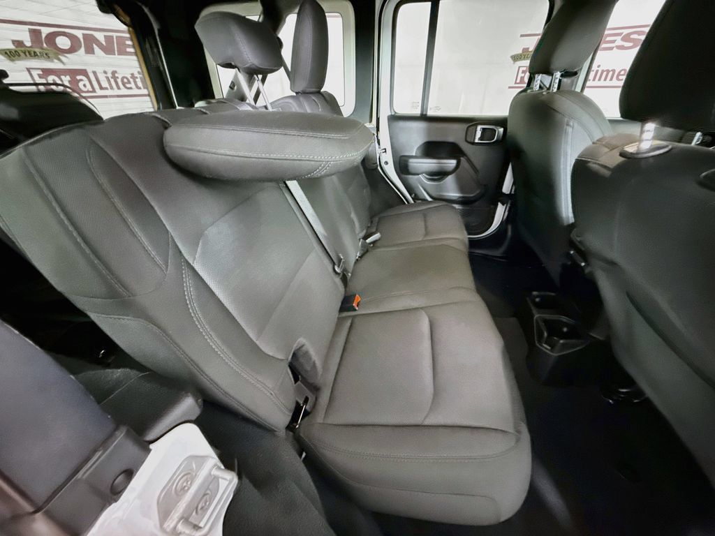Used 2022 Jeep Wrangler Unlimited Sport AWD/4WD image 29