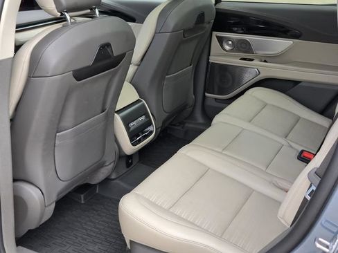 Used 2025 Lincoln Nautilus Reserve AWD/4WD image 34