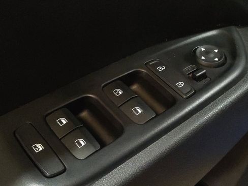 Used 2024 Hyundai Venue SEL image 27