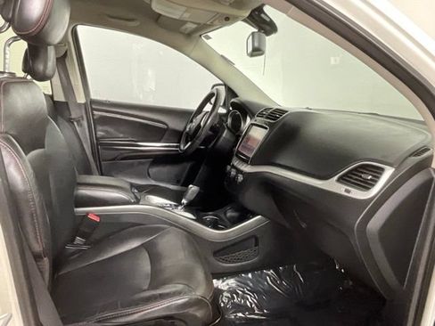 Used 2015 Dodge Journey R/T w/ Flexible Seating Group FWD image 20