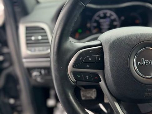 Used 2020 Jeep Grand Cherokee Limited image 17