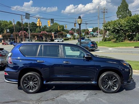 Used 2023 Lexus GX 460 Premium w/ Accessory Package AWD/4WD image 6
