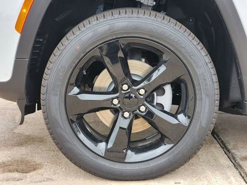 New 2026 Jeep Grand Cherokee Limited image 7