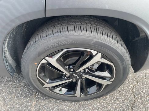 Used 2022 Chevrolet TrailBlazer RS w/ Sun and Liftgate Package FWD image 11