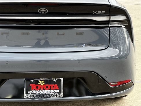 Used 2023 Toyota Prius Prime Premium image 6