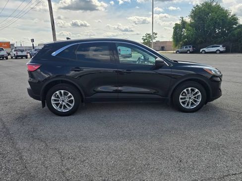 Used 2022 Ford Escape SE w/ Cold Weather Package AWD/4WD image 3