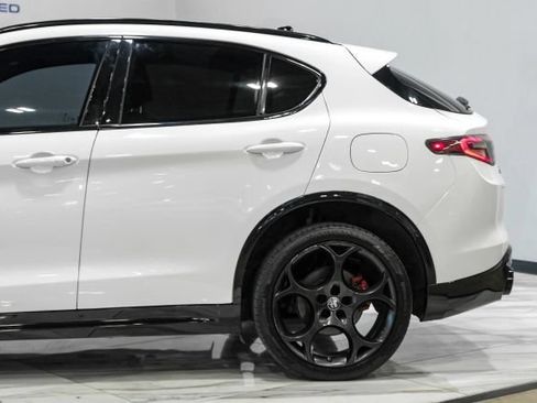 Used 2024 Alfa Romeo Stelvio Veloce AWD/4WD image 20