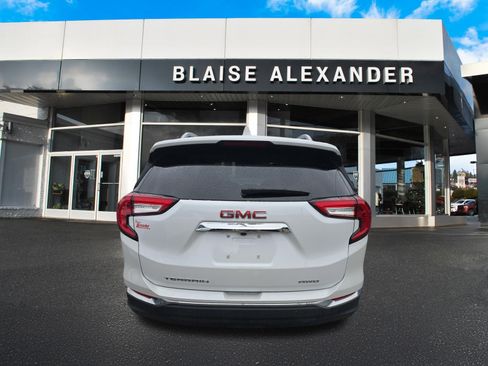 Used 2024 GMC Terrain SLT w/ Infotainment Package II AWD/4WD image 4