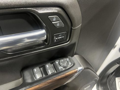 Used 2022 GMC Sierra 1500 SLT w/ SLT Premium Plus Package AWD/4WD image 22