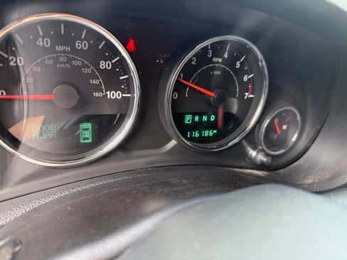 Used 2016 Jeep Wrangler Unlimited Sahara w/ Connectivity Group AWD/4WD image 27