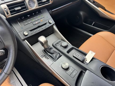Used 2015 Lexus IS 250 RWD image 17
