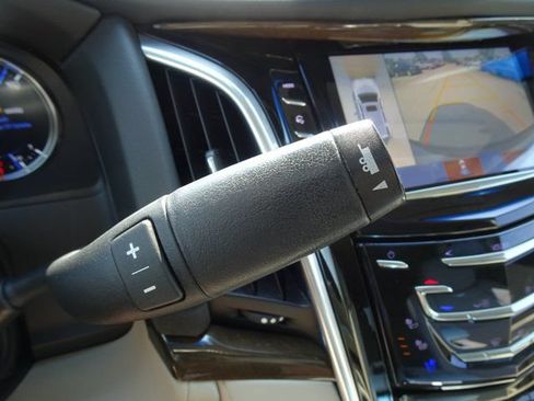 Used 2019 Cadillac Escalade Luxury AWD/4WD image 19