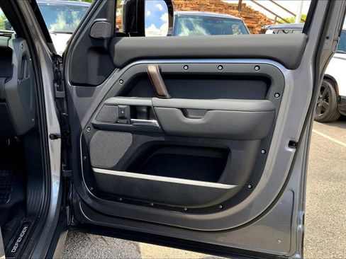 Used 2024 Land Rover Defender 110 X image 22