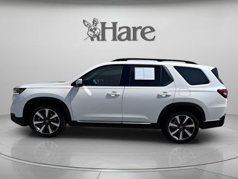 Used 2024 Honda Pilot Elite image 2