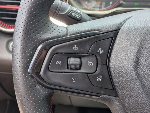 Used 2024 Chevrolet Trax RS w/ Sunroof Package FWD image 24
