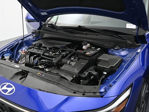 Used 2024 Hyundai Elantra Limited image 38