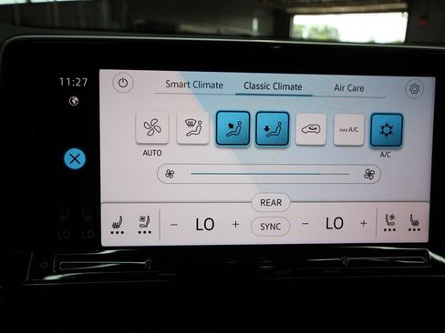 Used 2025 Volkswagen Atlas SE AWD/4WD image 25