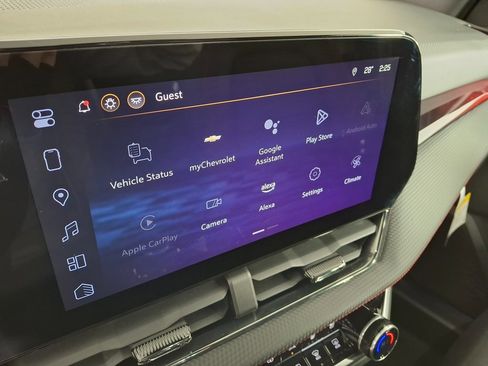 Used 2025 Chevrolet Equinox RS w/ Safety and Technology Package image 18