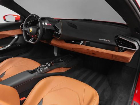 Used 2025 Ferrari 296 GTS RWD image 22