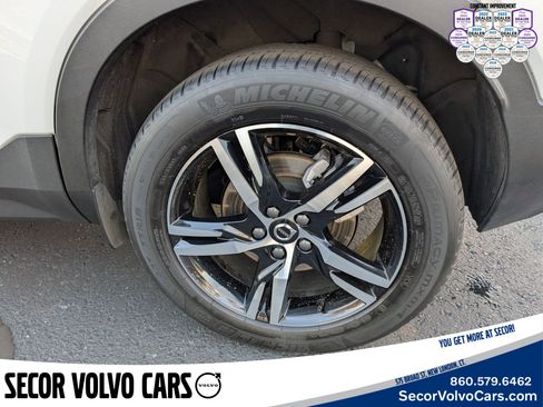 Used 2024 Volvo XC40 B5 Core image 29