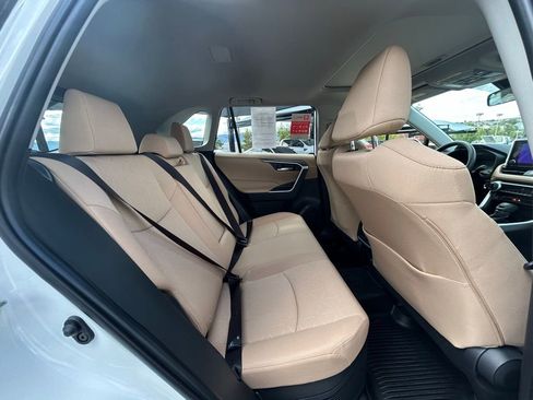 Used 2025 Toyota RAV4 XLE image 30