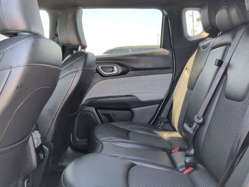 Used 2024 Jeep Compass Latitude image 24