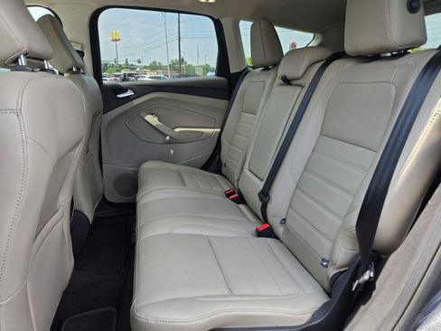 Used 2019 Ford Escape Titanium AWD/4WD image 14