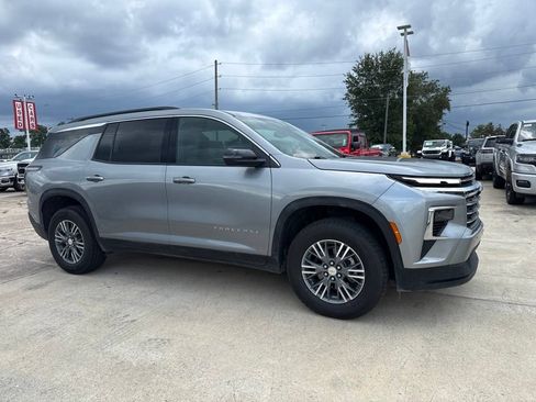 Used 2025 Chevrolet Traverse LT AWD/4WD image 7