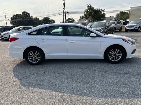 Used 2017 Hyundai Sonata SE FWD image 4