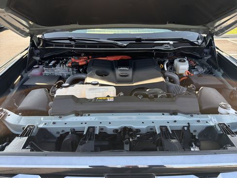 Used 2024 Toyota Tundra Platinum image 33