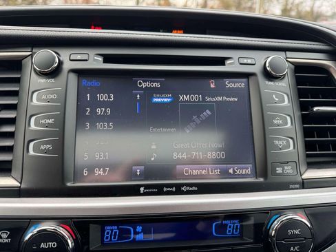 Used 2019 Toyota Highlander SE image 27