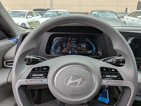 New 2026 Hyundai Elantra Limited FWD image 23