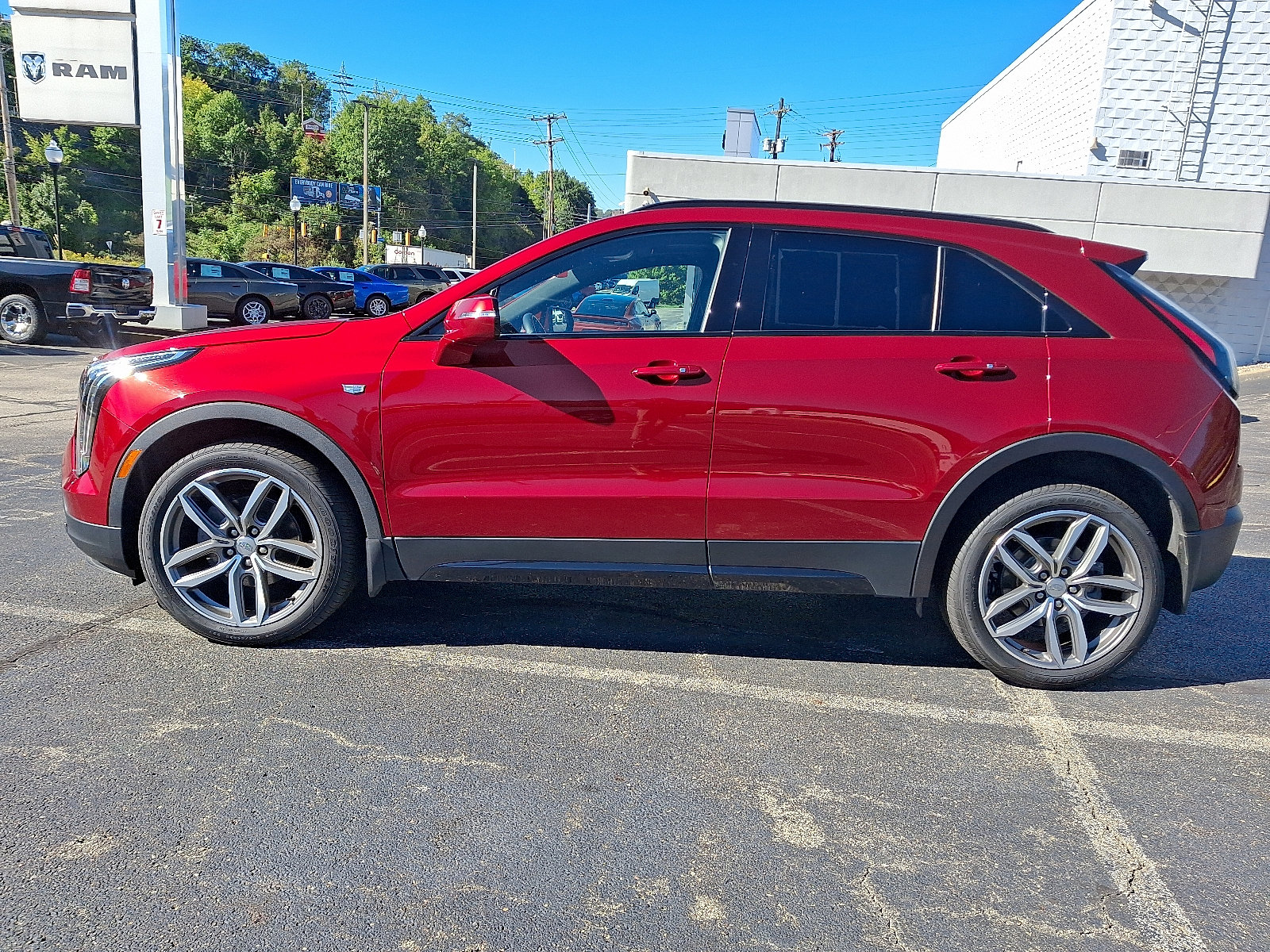 Used 2023 Cadillac XT4 Sport w/ Cold Weather Package AWD/4WD image 7