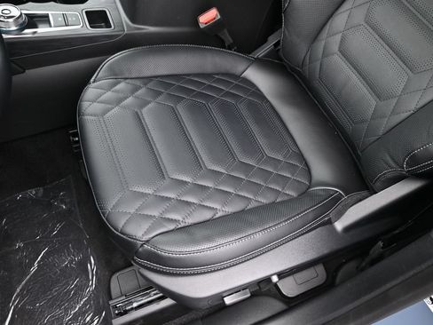 New 2024 Ford Escape SE w/ PHEV Premium Package FWD image 22