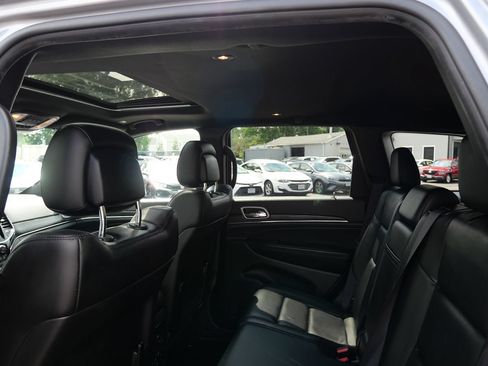 Used 2020 Jeep Grand Cherokee Limited AWD/4WD image 23