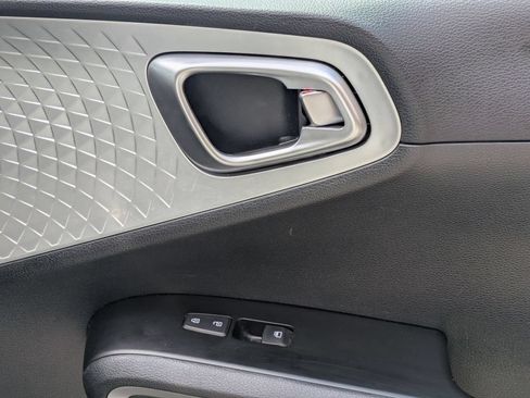 Used 2024 Kia Soul LX w/ Option Group 015 FWD image 33