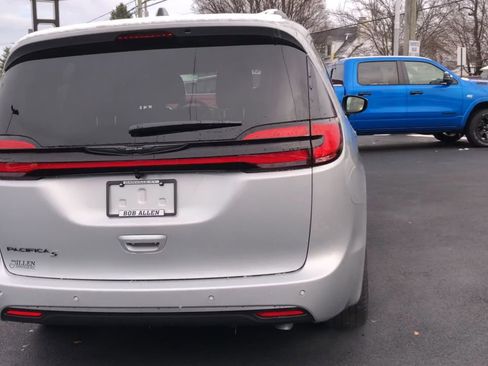 New 2026 Chrysler Pacifica Select image 7