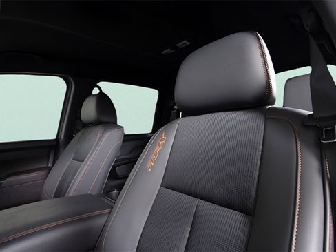 Used 2024 Nissan Titan PRO-4X w/ Off Road Protection Package image 17