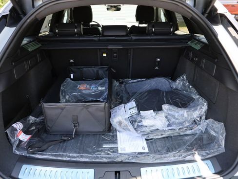 New 2026 Land Rover Range Rover Velar S AWD/4WD image 12