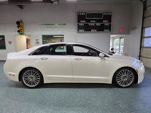 Used 2013 Lincoln MKZ FWD image 5