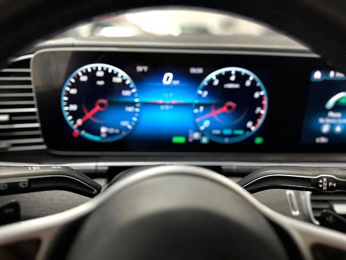 Used 2020 Mercedes-Benz GLS 450 4MATIC image 21