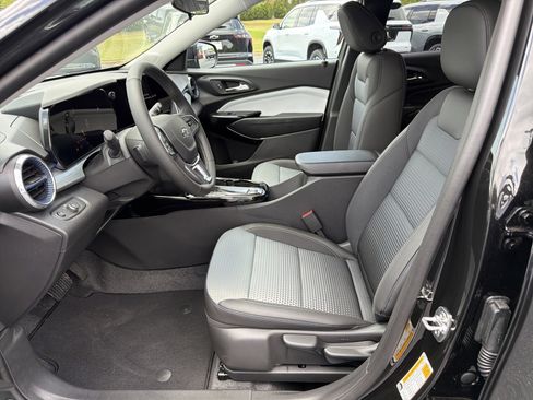 New 2026 Chevrolet Trax LT FWD image 9